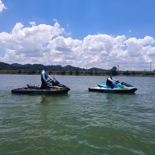 Passeios Guiados de jet com Marcelo Souza da escola náutica